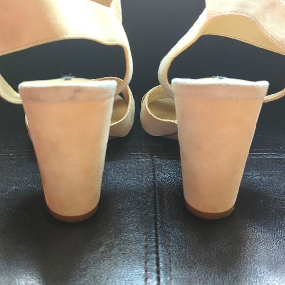 Zara Basic Cream Chunky Heel Criss Cross Strappy Sandals - Picture 3 of 4